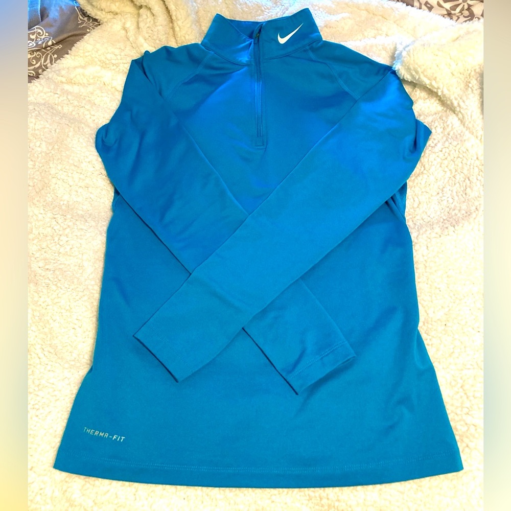 EUC Nike Therma-Fit 1/2 Zip size medium